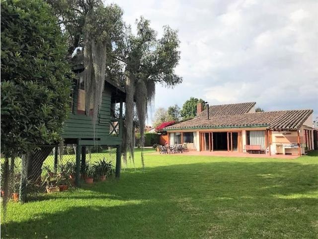 Casa de campo de alto standing de 4 dormitorios en venta Chía, Colombia