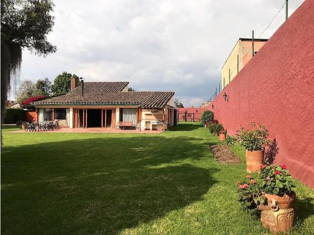 Casa de campo de alto standing de 4 dormitorios en venta Chía, Colombia