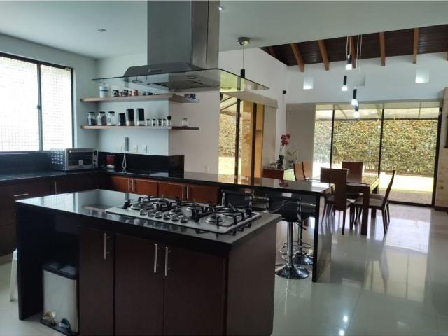 Casa de campo de alto standing de 4 dormitorios en venta Chía, Colombia
