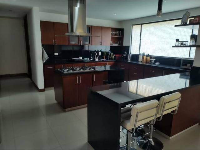 Casa de campo de alto standing de 4 dormitorios en venta Chía, Colombia