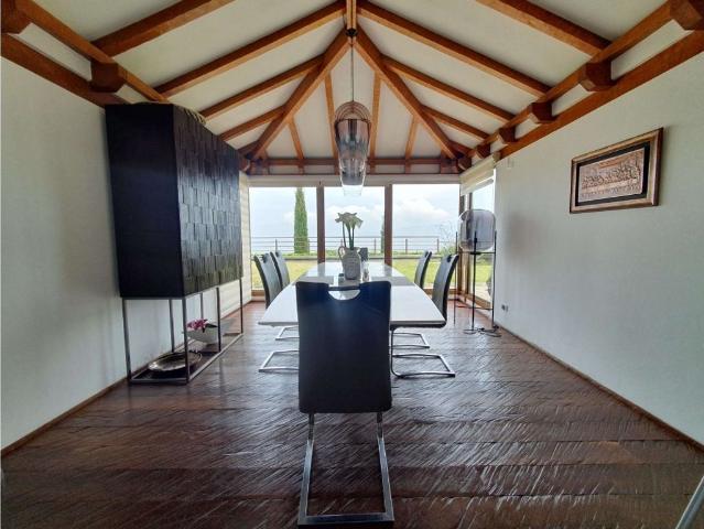 Casa de campo de alto standing de 4 dormitorios en venta Chía, Colombia