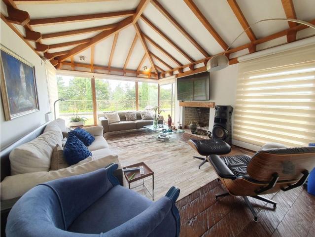 Casa de campo de alto standing de 4 dormitorios en venta Chía, Colombia