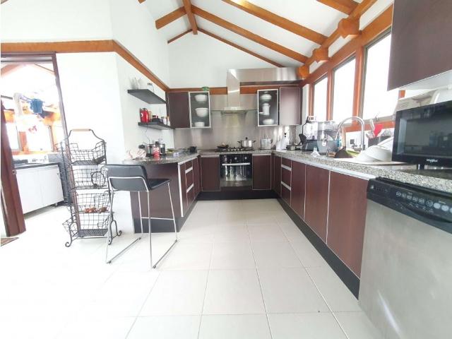 Casa de campo de alto standing de 4 dormitorios en venta Chía, Colombia