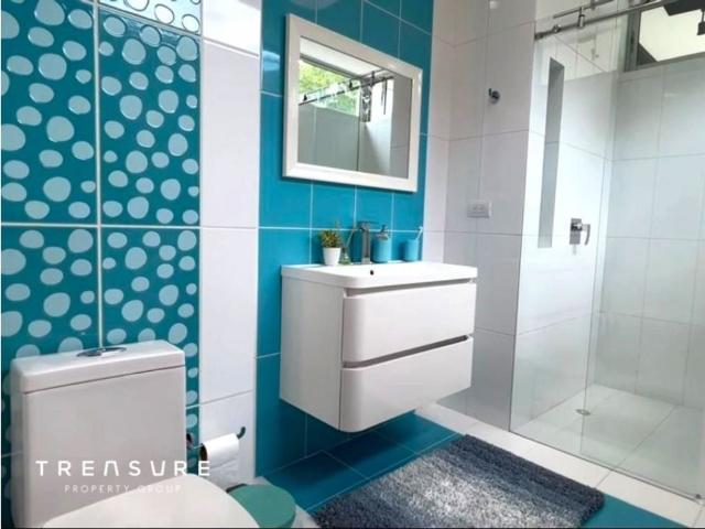 Casa de campo de alto standing de 4 dormitorios en venta Copacabana, Colombia