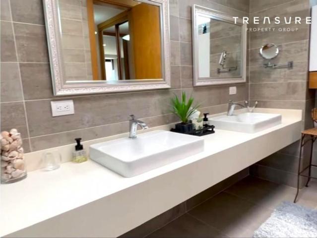 Casa de campo de alto standing de 4 dormitorios en venta Copacabana, Colombia