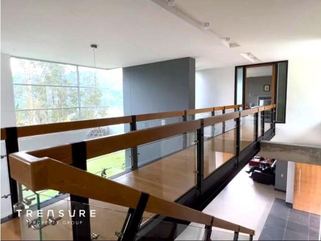 Casa de campo de alto standing de 4 dormitorios en venta Copacabana, Colombia