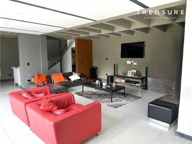 Casa de campo de alto standing de 4 dormitorios en venta Copacabana, Colombia