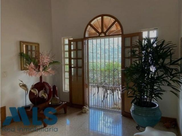 Casa de campo de alto standing de 4 dormitorios en venta Copacabana, Colombia