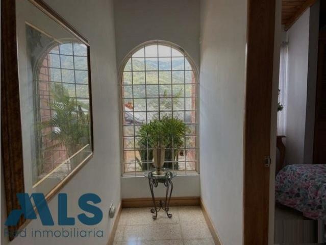 Casa de campo de alto standing de 4 dormitorios en venta Copacabana, Colombia