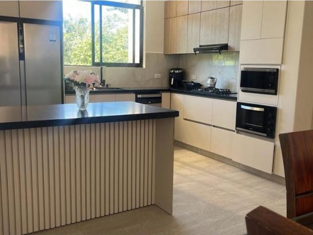 Casa de campo de alto standing de 4 dormitorios en venta Copacabana, Colombia