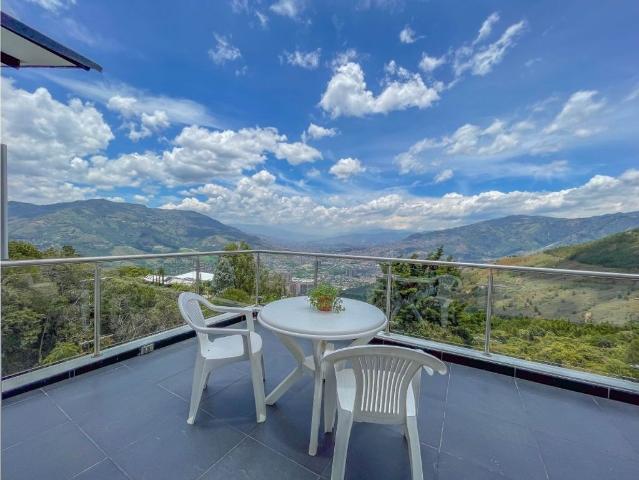 Casa de campo de alto standing de 4 dormitorios en venta Copacabana, Departamento de Antioquia