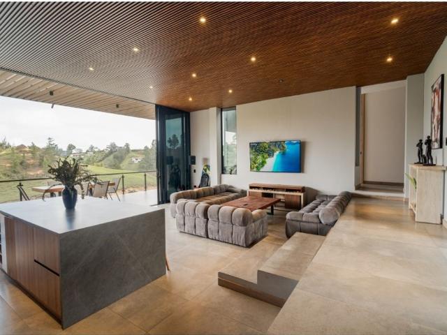 Casa de campo de alto standing de 4 dormitorios en venta Guadalupe, Colombia