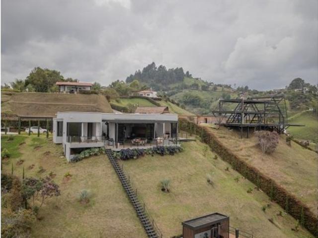 Casa de campo de alto standing de 4 dormitorios en venta Guadalupe, Colombia