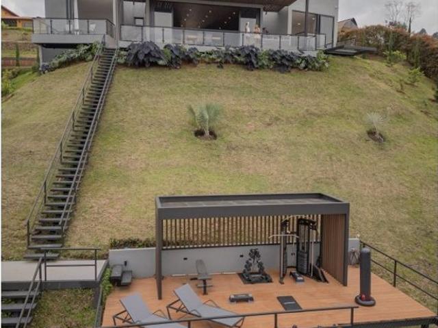 Casa de campo de alto standing de 4 dormitorios en venta Guadalupe, Colombia