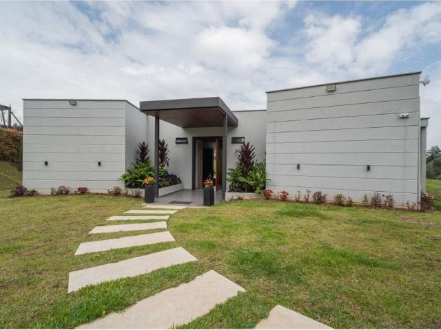 Casa de campo de alto standing de 4 dormitorios en venta Guadalupe, Colombia