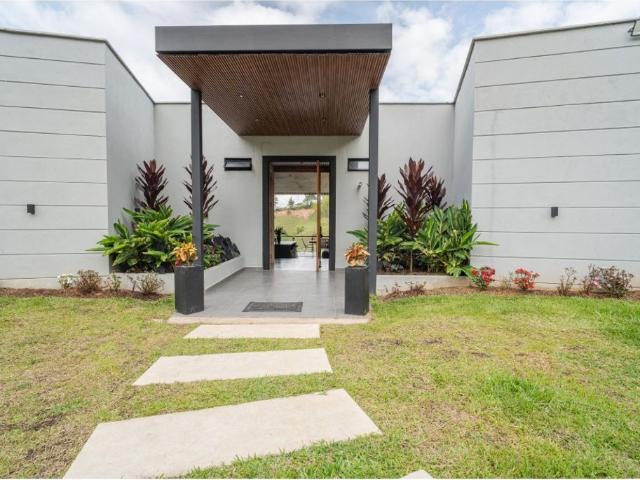 Casa de campo de alto standing de 4 dormitorios en venta Guadalupe, Colombia