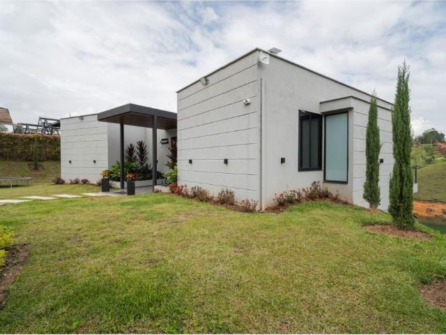 Casa de campo de alto standing de 4 dormitorios en venta Guadalupe, Colombia