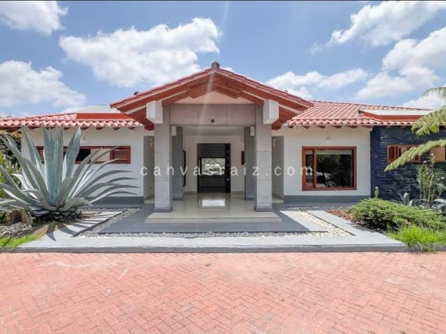 Casa de campo de alto standing de 4 dormitorios en venta Guarne, Colombia