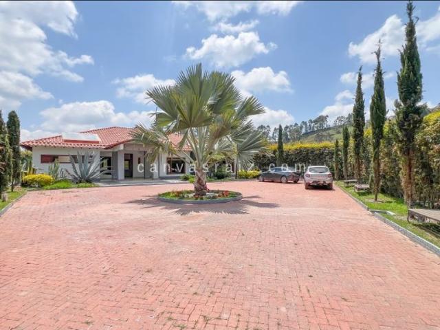 Casa de campo de alto standing de 4 dormitorios en venta Guarne, Colombia