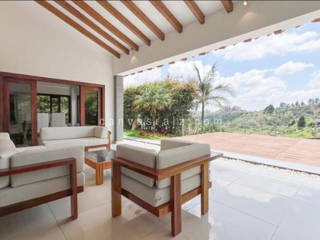 Casa de campo de alto standing de 4 dormitorios en venta Guarne, Colombia