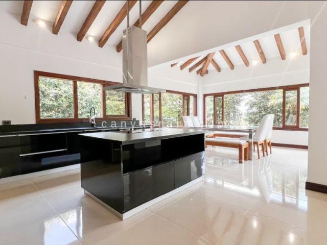 Casa de campo de alto standing de 4 dormitorios en venta Guarne, Colombia