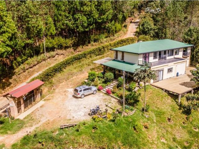 Casa de campo de alto standing de 4 dormitorios en venta Guarne, Departamento de Antioquia