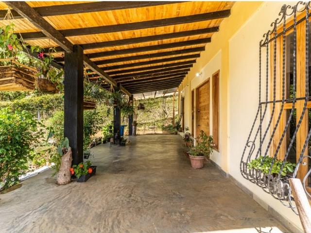 Casa de campo de alto standing de 4 dormitorios en venta Guarne, Departamento de Antioquia