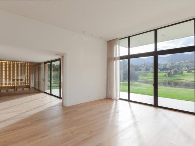 Casa de campo de alto standing de 4 dormitorios en venta La Calera, Cundinamarca