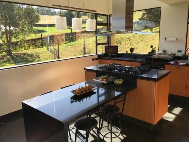 Casa de campo de alto standing de 4 dormitorios en venta La Calera, Cundinamarca