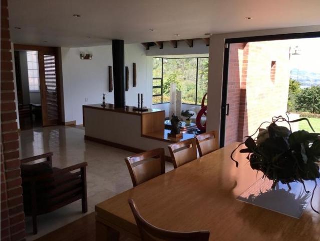 Casa de campo de alto standing de 4 dormitorios en venta La Calera, Cundinamarca
