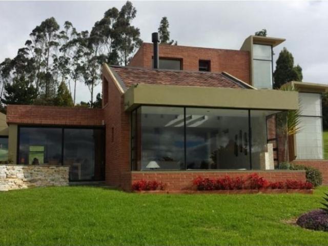 Casa de campo de alto standing de 4 dormitorios en venta La Calera, Cundinamarca