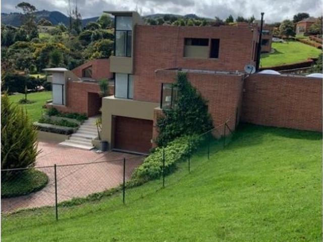 Casa de campo de alto standing de 4 dormitorios en venta La Calera, Cundinamarca