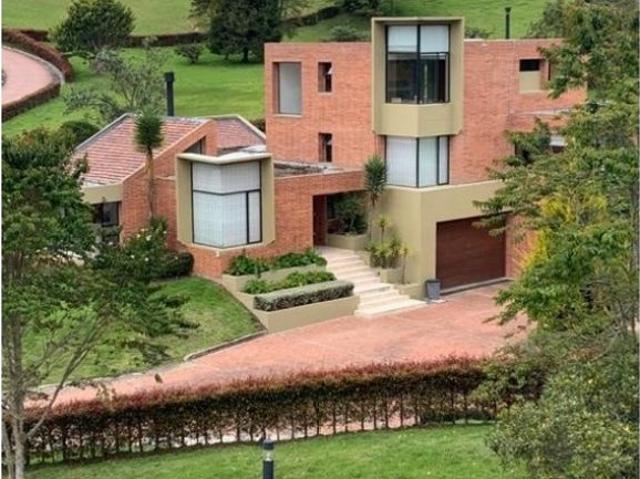 Casa de campo de alto standing de 4 dormitorios en venta La Calera, Cundinamarca