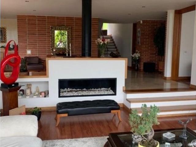 Casa de campo de alto standing de 4 dormitorios en venta La Calera, Cundinamarca