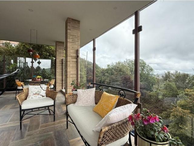 Casa de campo de alto standing de 4 dormitorios en venta La Calera, Cundinamarca