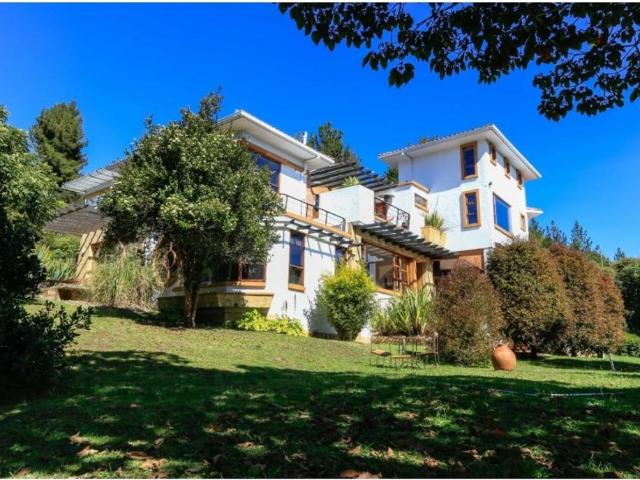 Casa de campo de alto standing de 4 dormitorios en venta La Calera, Cundinamarca