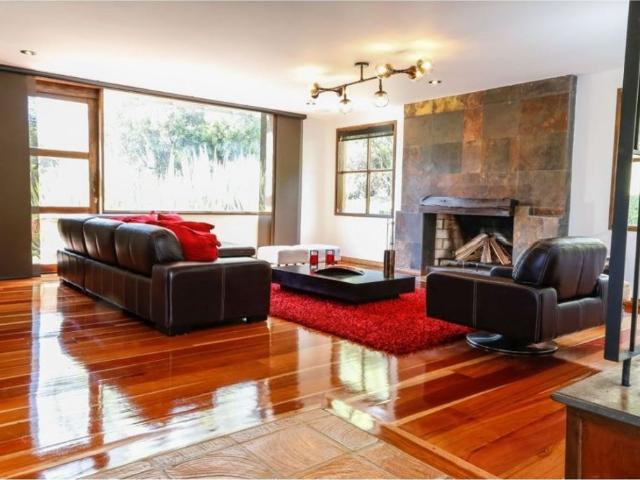 Casa de campo de alto standing de 4 dormitorios en venta La Calera, Cundinamarca