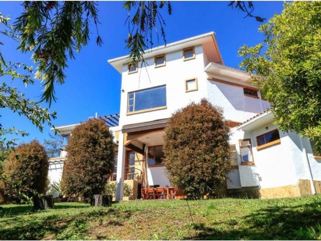 Casa de campo de alto standing de 4 dormitorios en venta La Calera, Cundinamarca