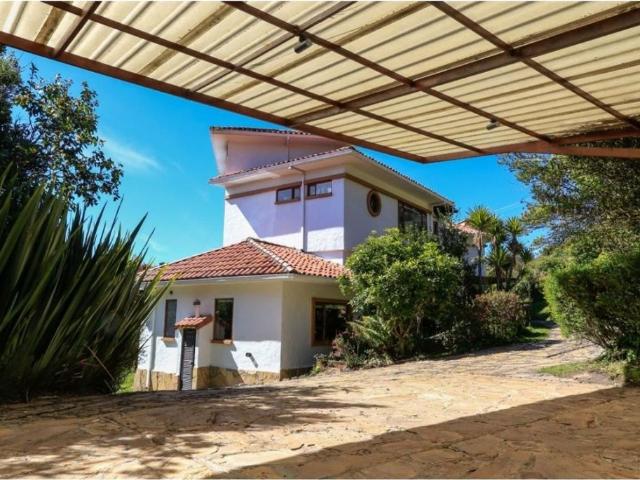Casa de campo de alto standing de 4 dormitorios en venta La Calera, Cundinamarca