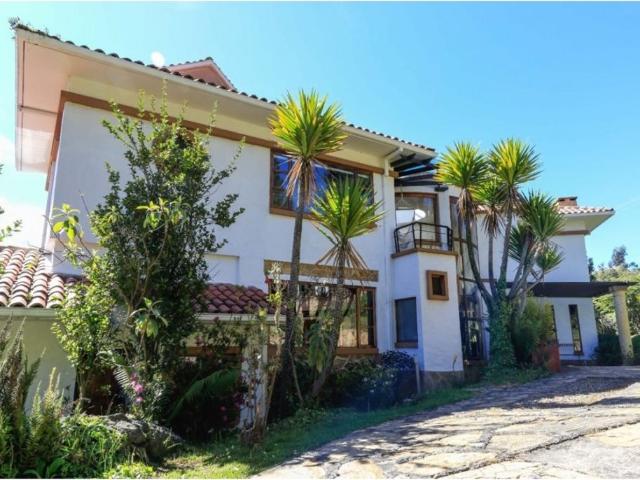 Casa de campo de alto standing de 4 dormitorios en venta La Calera, Cundinamarca