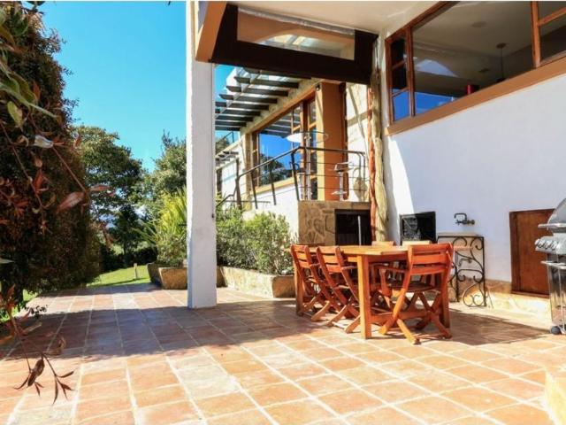 Casa de campo de alto standing de 4 dormitorios en venta La Calera, Cundinamarca