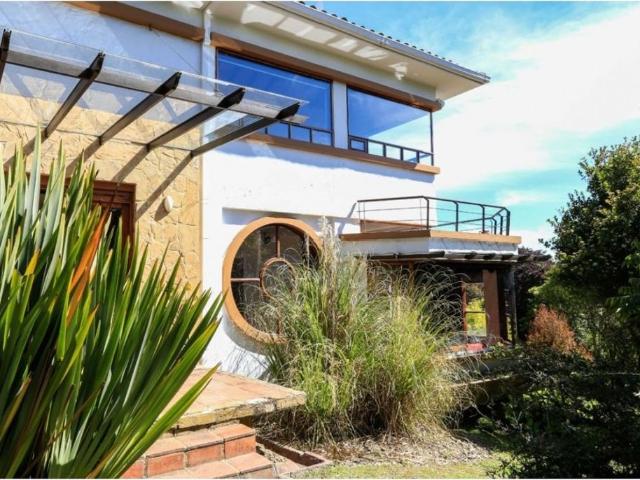 Casa de campo de alto standing de 4 dormitorios en venta La Calera, Cundinamarca
