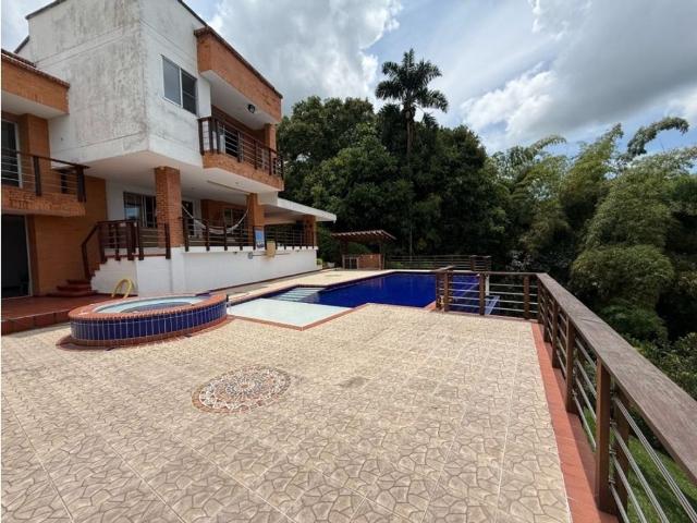 Casa de campo de alto standing de 4 dormitorios en venta Pereira, Colombia