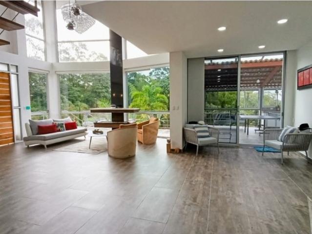 Casa de campo de alto standing de 4 dormitorios en venta Pereira, Departamento de Risaralda