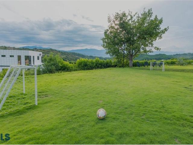 Casa de campo de alto standing de 4 dormitorios en venta San Jerónimo, Departamento de Antioquia