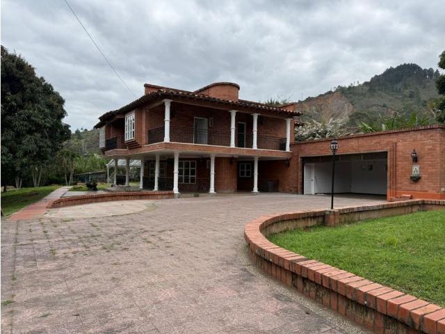 Casa de campo de alto standing de 5 dormitorios en alquiler Medellín, Departamento de Antioquia