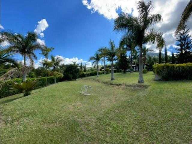 Casa de campo de alto standing de 5 dormitorios en venta Copacabana, Colombia