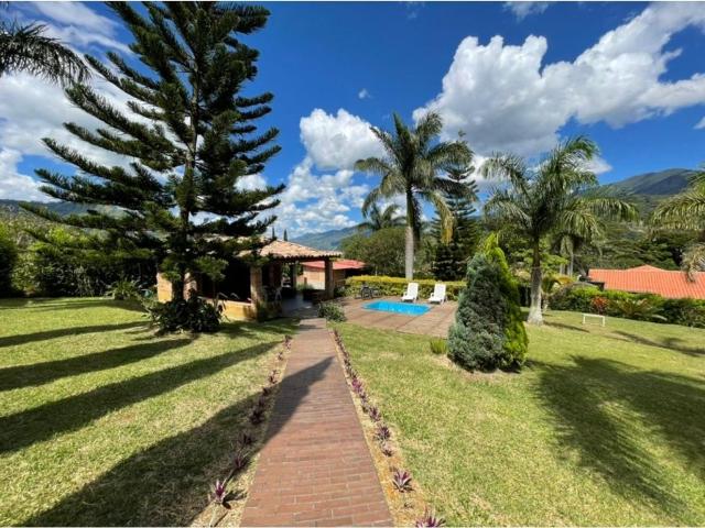 Casa de campo de alto standing de 5 dormitorios en venta Copacabana, Colombia