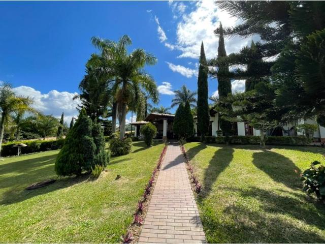 Casa de campo de alto standing de 5 dormitorios en venta Copacabana, Colombia