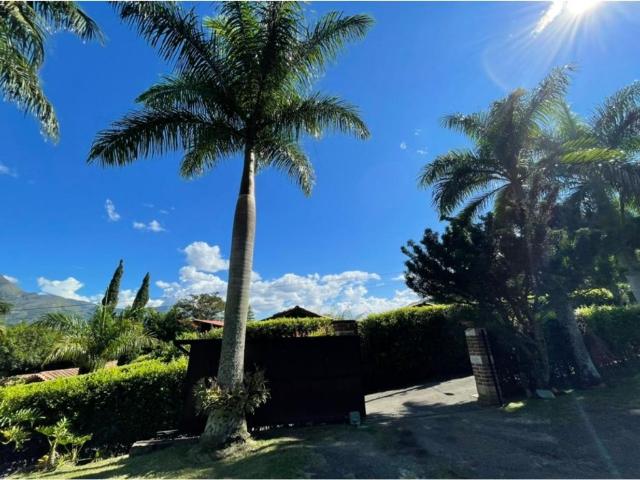 Casa de campo de alto standing de 5 dormitorios en venta Copacabana, Colombia